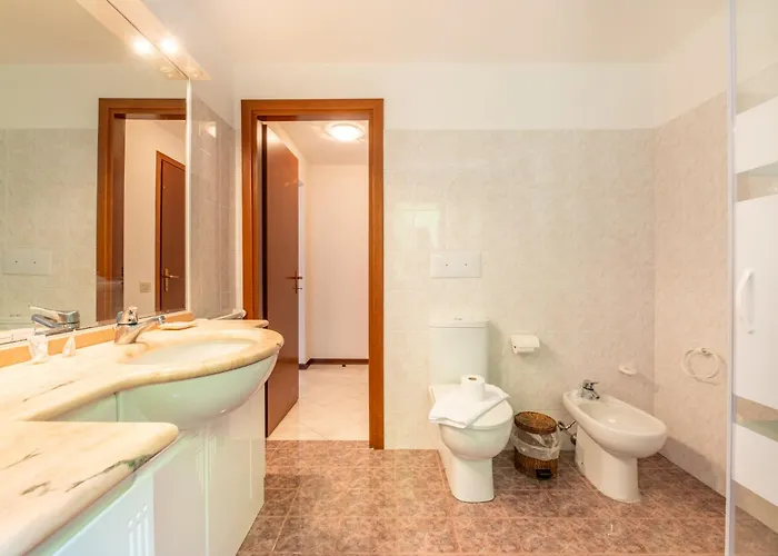 Balcone Di Noa E Stella Μενάτζιο